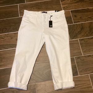 Kut from the Kloth ladies cropped straight leg SZ16 white jeans. NWT, “Amy”